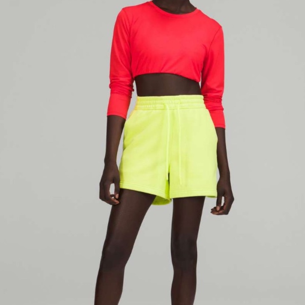 Lululemon Loungeful High-Rise Short 4" Electric Lemon Size 6